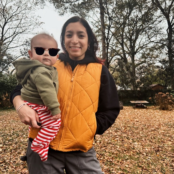 Meet your Posher, Alana 🇵🇷 - Picture 2 of 3